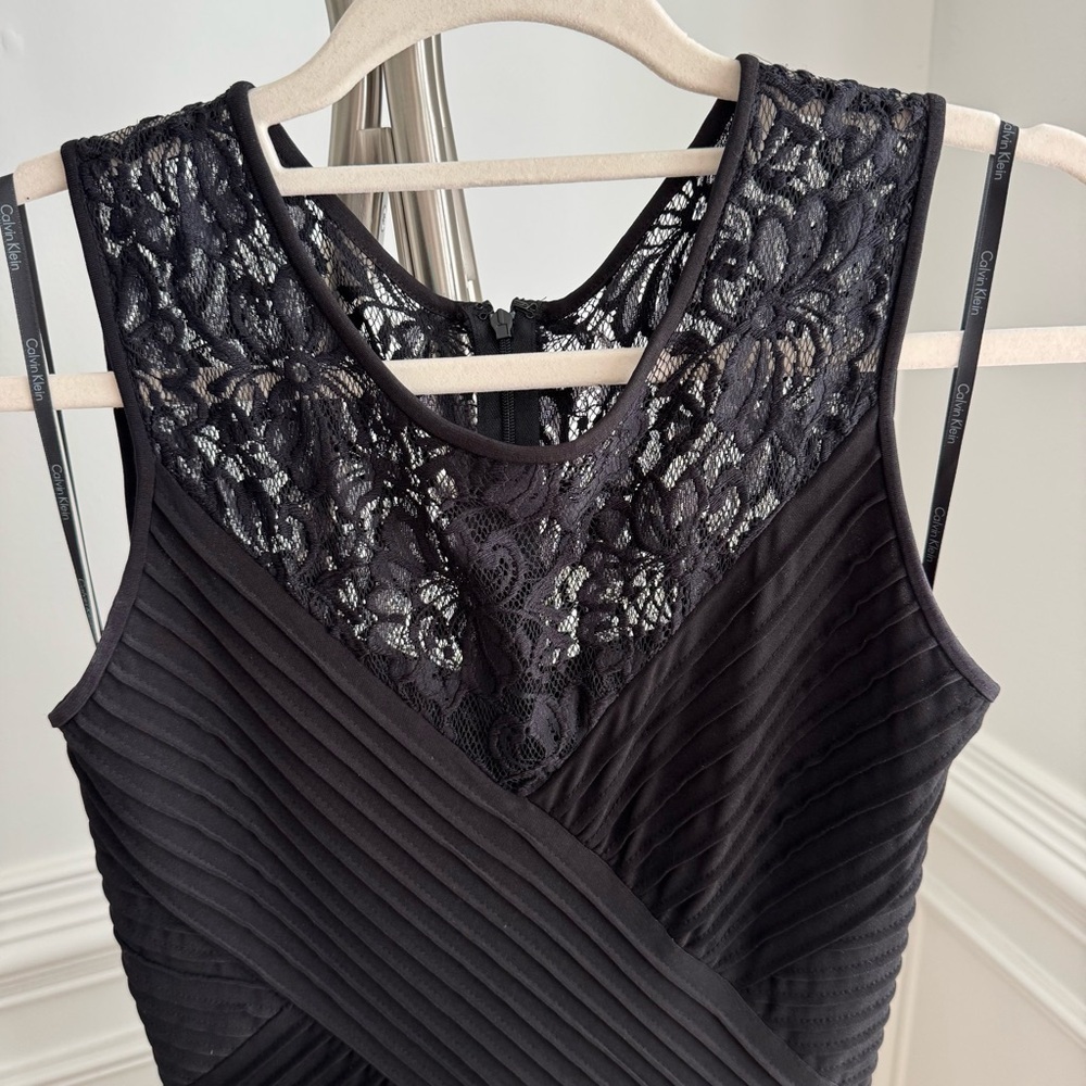 Calvin Klein Elegant Formal Black Lace Minimalist GraduationDress Size Small - Picture 4 of 7